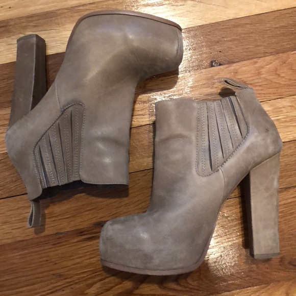 Steve Madden Shoes - Steve Madden platform booties